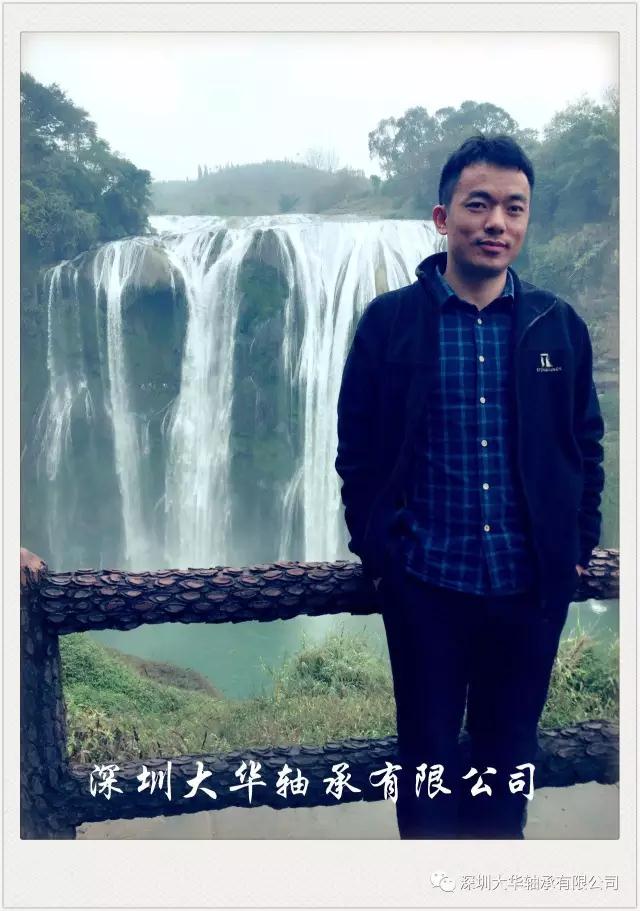 來一張浦經(jīng)理的特寫，有沒有長得很像李彥宏？